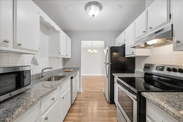400 Ascot DR #3E, Park Ridge, IL 60068