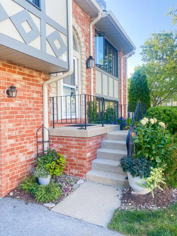 9241 Windsor Pkwy, Tinley Park, IL 60487