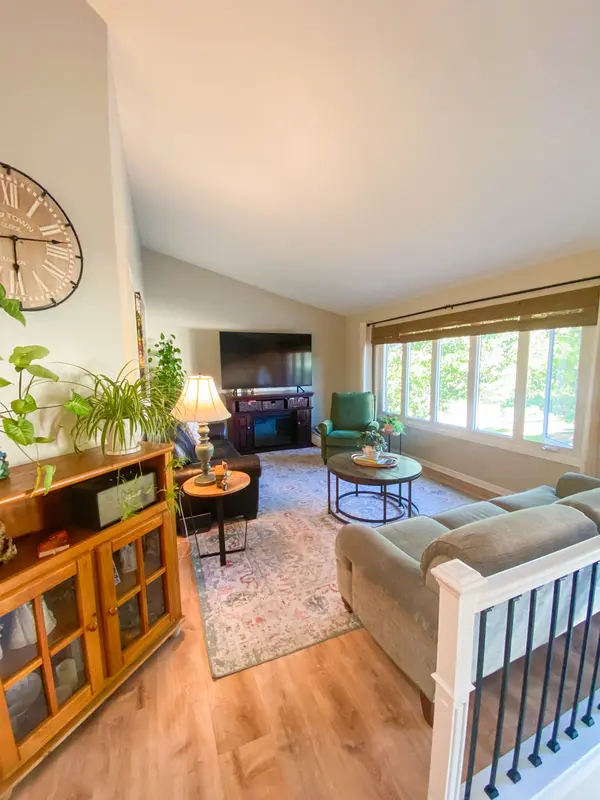 9241 Windsor Pkwy, Tinley Park, IL 60487