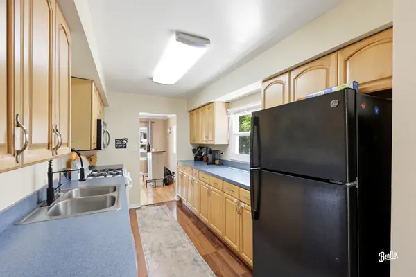 32988 N Meadow RD, Grayslake, IL 60030