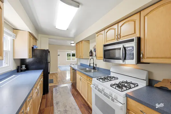 32988 N Meadow RD, Grayslake, IL 60030