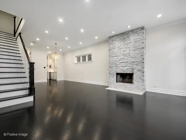 1633 N Wolcott AVE, Chicago, IL 60622