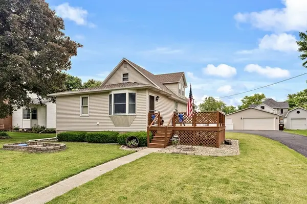 203 E Lake ST, Ashkum, IL 60911