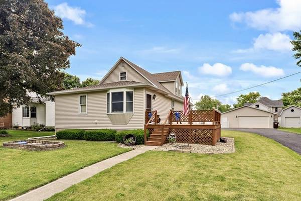203 E Lake ST, Ashkum, IL 60911