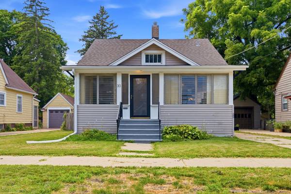 30 S Commonwealth AVE, Elgin, IL 60123