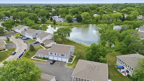 1046 Hampton Harbor #1046, Schaumburg, IL 60193