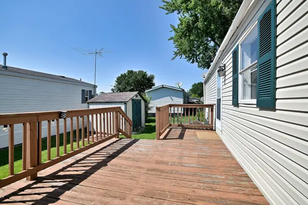 104 9th AVE, Bartlett, IL 60103