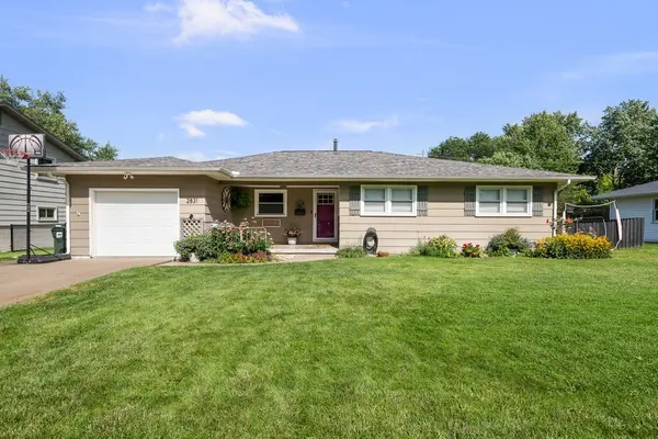 2831 Forest RD, Davenport, IA 52803