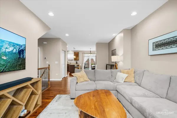 2951 Henley LN, Naperville, IL 60540