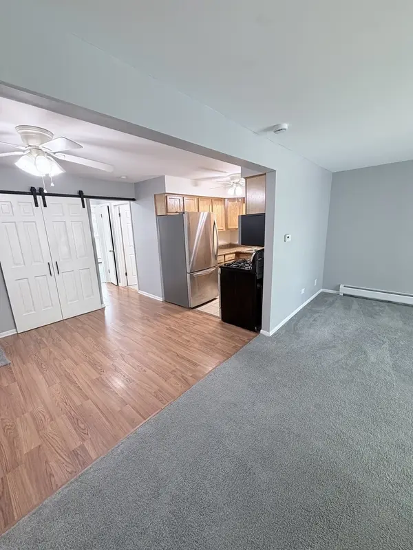 7005 99th ST #2W, Chicago Ridge, IL 60415