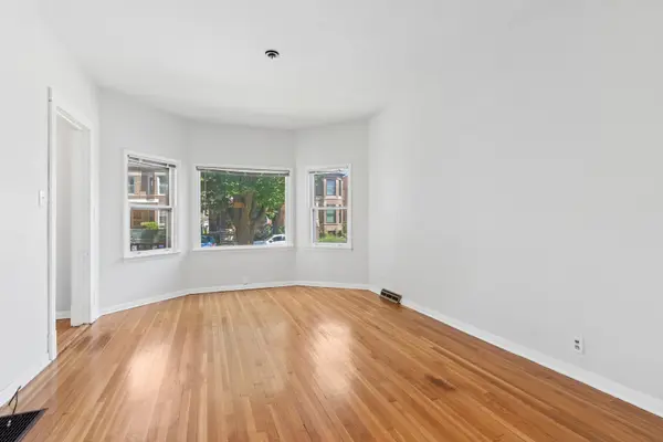 1735 W Farragut AVE, Chicago, IL 60640