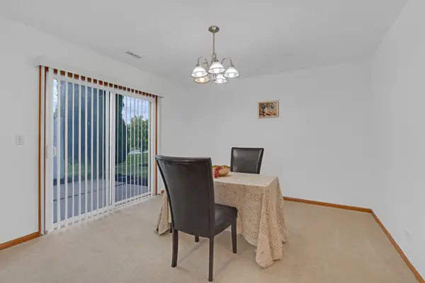 1661 W CHRYSLER DR #9-1, Belvidere, IL 61008