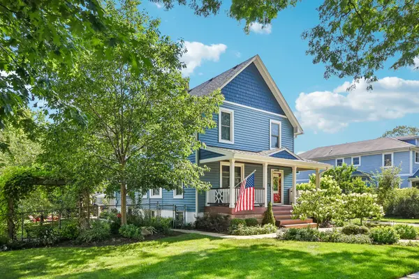 35 W Elm AVE, Roselle, IL 60172