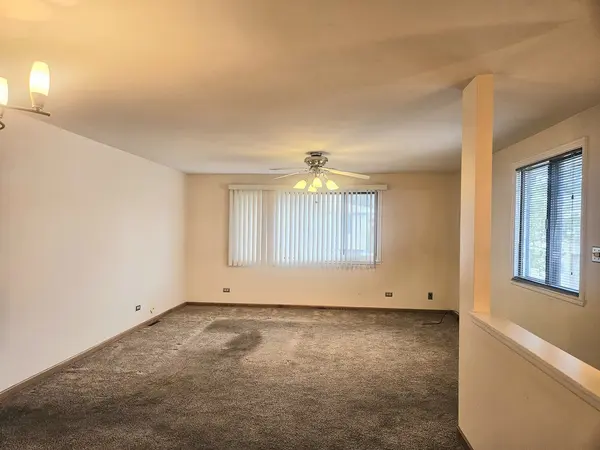 1037 Quanset CT #1037, Schaumburg, IL 60194