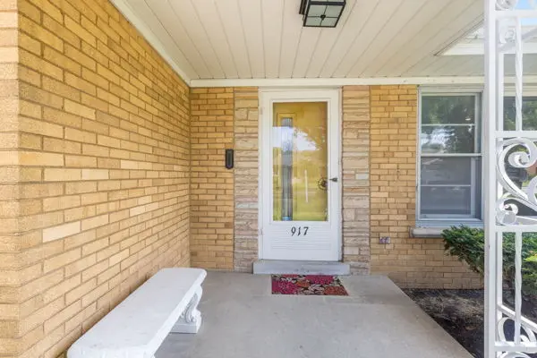 917 Community DR, La Grange Park, IL 60526