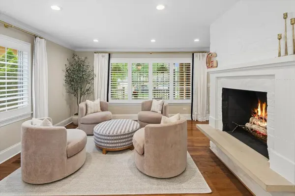 2034 Highland AVE, Wilmette, IL 60091