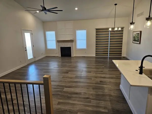1831 S 5th ST, Eldridge, IA 52748