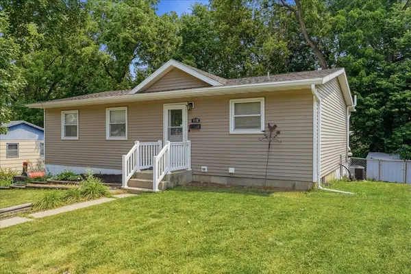 1118 Elm PL, Dixon, IL 61021