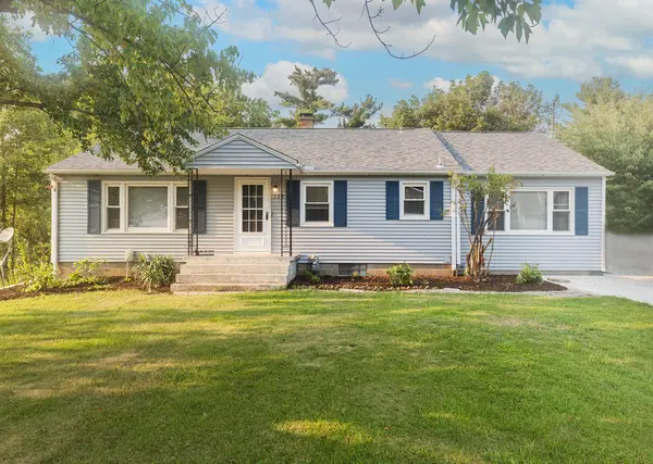 326 W 19th AVE, Coal Valley, IL 61240
