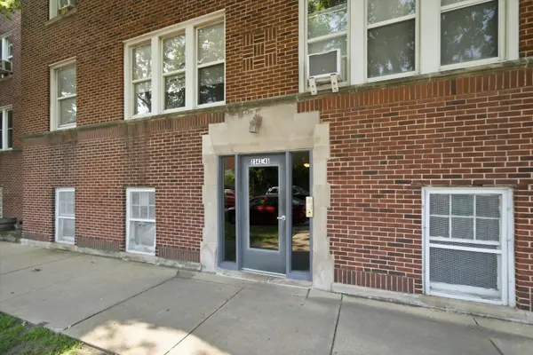 2345 W Glenlake AVE #3, Chicago, IL 60659