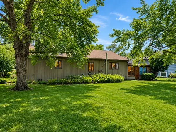 46 Golfview RD, Lake Zurich, IL 60047