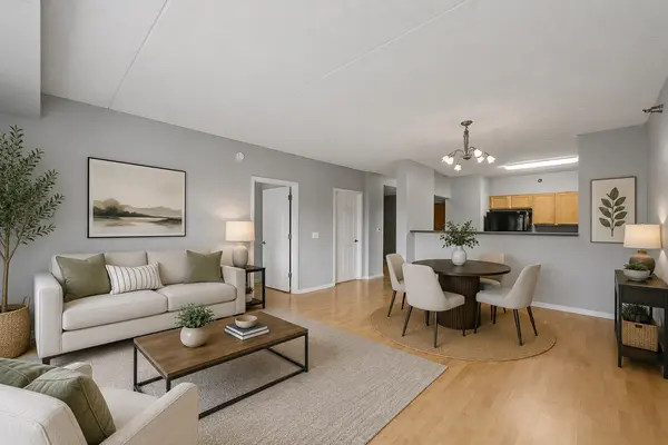 410 W MAHOGANY CT #408, Palatine, IL 60067