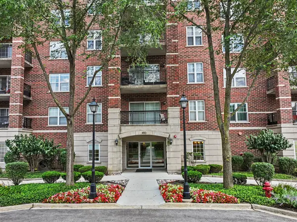 410 W MAHOGANY CT #408, Palatine, IL 60067