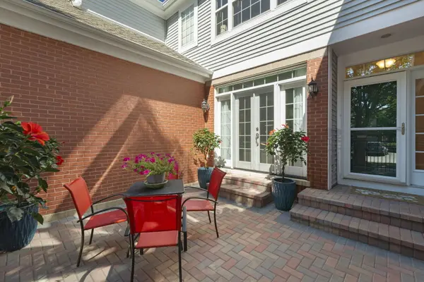 55 Lakebreeze CT, Lake Zurich, IL 60047