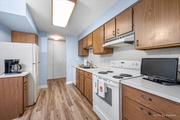 1605 E Central RD #301A, Arlington Heights, IL 60005