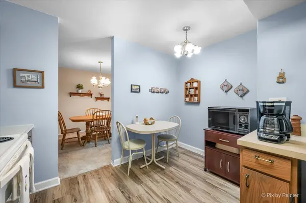 1605 E Central RD #301A, Arlington Heights, IL 60005