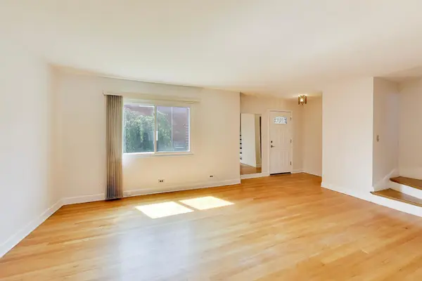 3941 W Ainslie ST #E, Chicago, IL 60625
