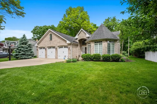 1009 Douglas AVE, Naperville, IL 60540