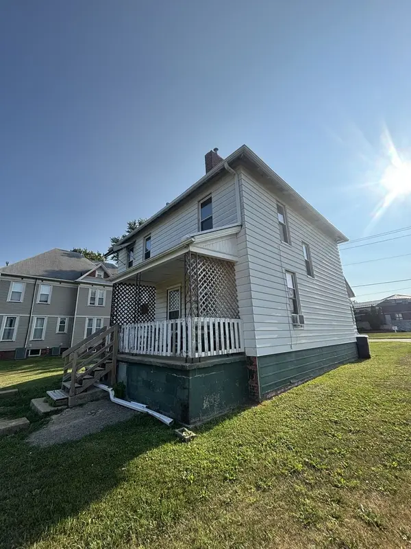 216 N Vine ST, Kewanee, IL 61443