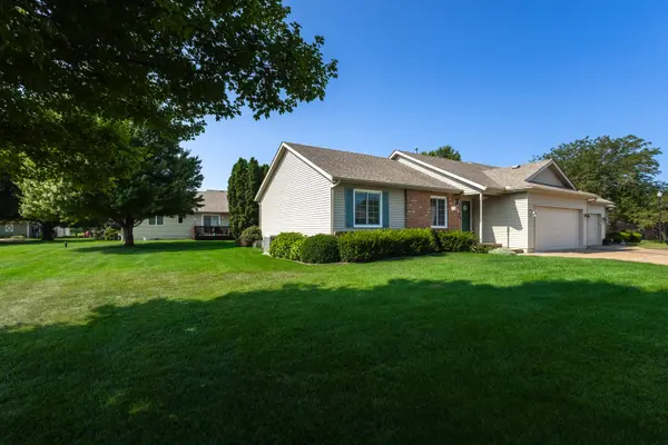 347 Country Club CT #0, Eldridge, IA 52748
