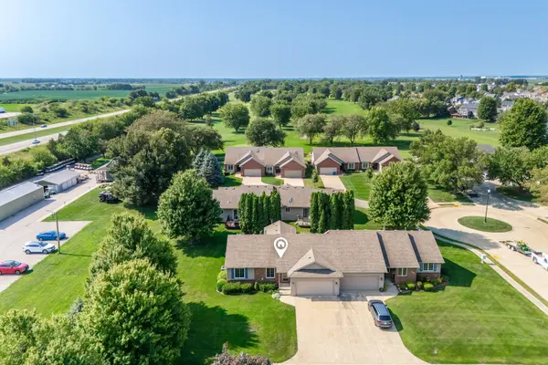 347 Country Club CT #0, Eldridge, IA 52748