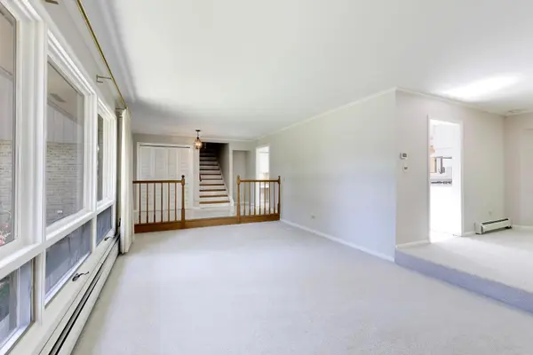 2360 N Westwood LN, Palatine, IL 60074