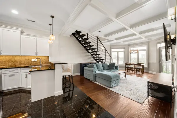 1890 N Milwaukee AVE #4C, Chicago, IL 60647
