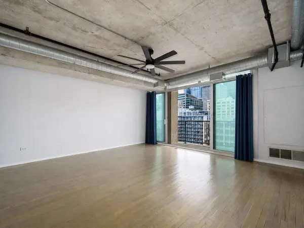 700 W Van Buren ST #1401, Chicago, IL 60607