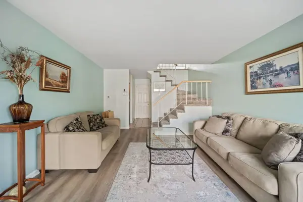 1774 Raleigh LN #1774, Hoffman Estates, IL 60169