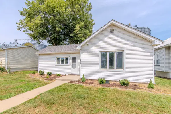 236 W Johnson ST, Utica, IL 61373