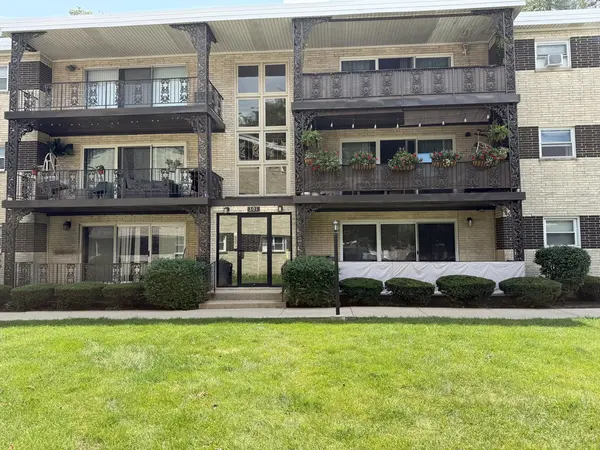 301 E. Plainfield AVE #2, La Grange, IL 60525