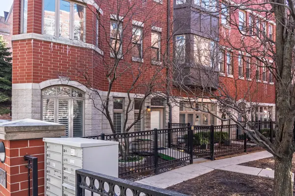 1830 S Calumet AVE #7G, Chicago, IL 60616