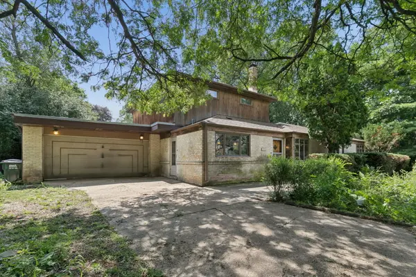 103 South Pkwy, Prospect Heights, IL 60070