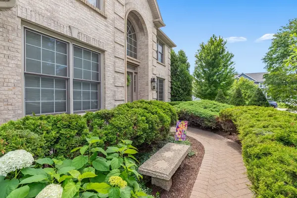 2660 Hoddam RD, Naperville, IL 60564