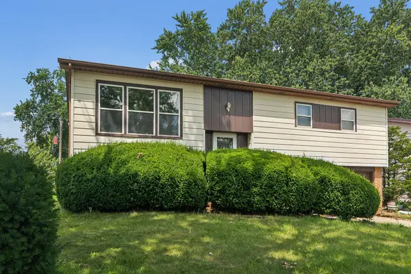 5912 Stuart LN, Oak Forest, IL 60452