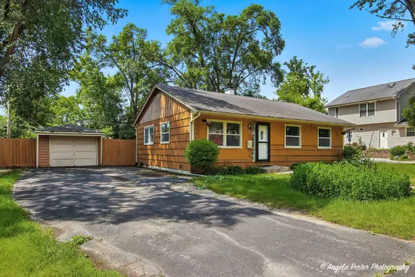 451 S Lakeshore DR, Mundelein, IL 60060