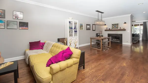 21 N Herbert RD #I, Riverside, IL 60546