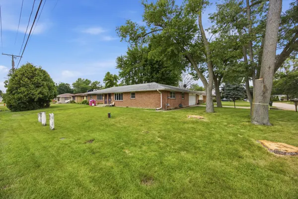 2105 Forest View RD, Rockford, IL 61108