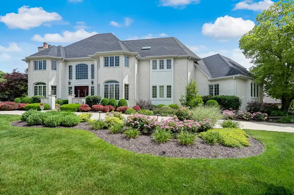 6430 Manor DR, Burr Ridge, IL 60527