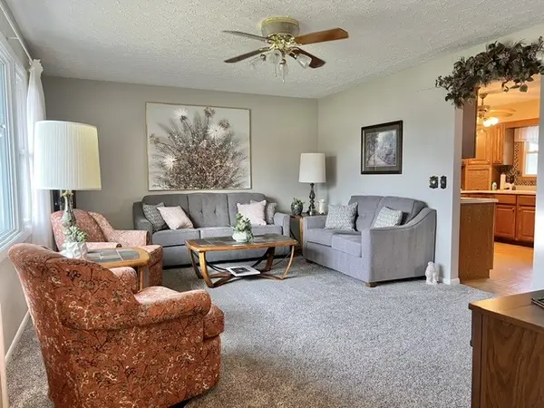 356 W Meadow LN, Walcott, IA 52773